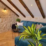 Seafront Stone House Casa vacanze Krapanj