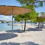 Seafront Stone House Casa vacanze