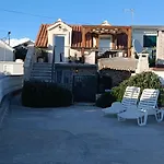 Seafront Stone House Casa vacanze Krapanj