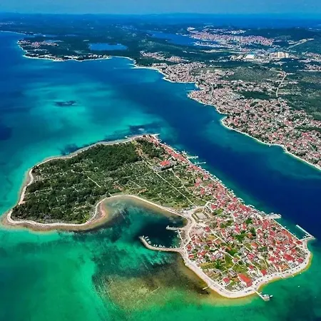 Krapanj Seafront Stone House Vikendica *