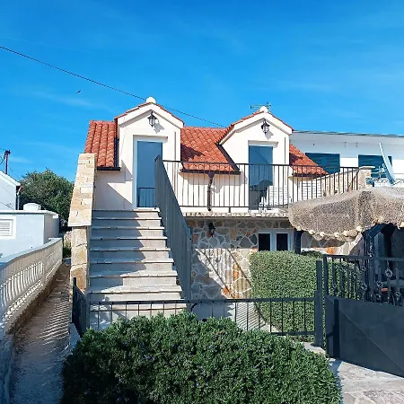 Krapanj Seafront Stone House קראפן