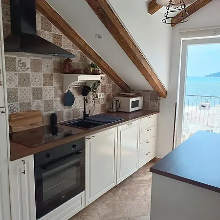 Krapanj Seafront Stone House Krapanj