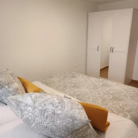 Vikendica Krapanj Seafront Stone House