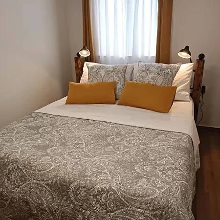 Krapanj Seafront Stone House Vakantiehuis Krapanj