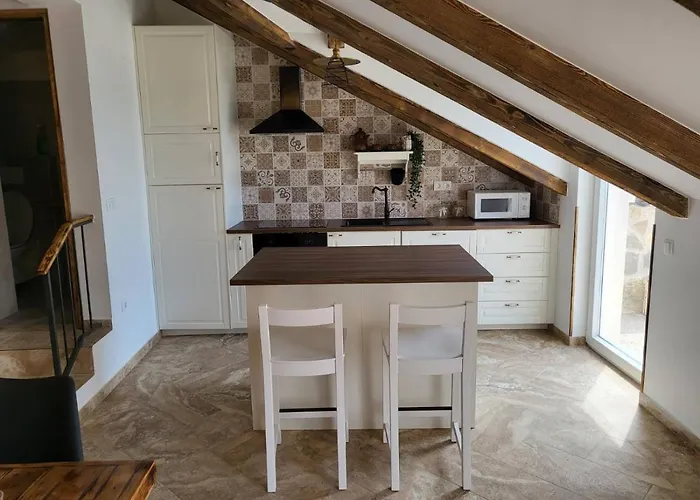 Krapanj Seafront Stone House * 克拉帕尼岛