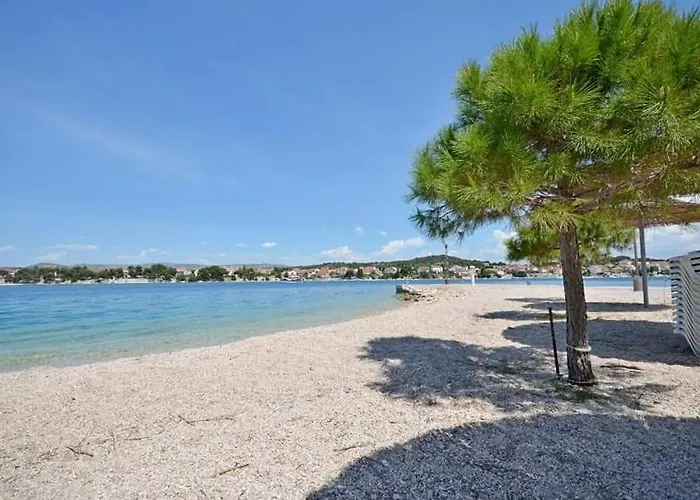 Krapanj Seafront Stone House קראפן