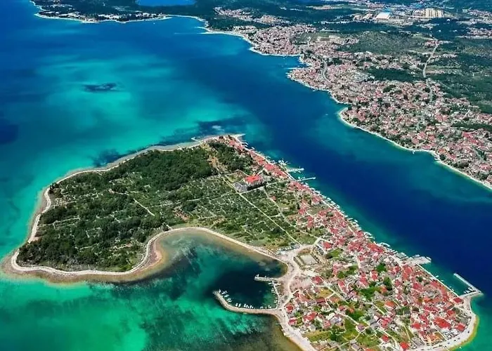 Krapanj Seafront Stone House Vakantiehuis *