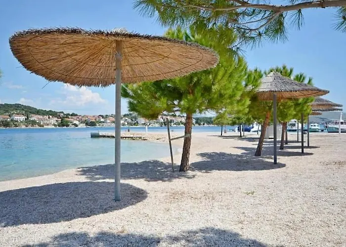 Krapanj Seafront Stone House Vakantiehuis