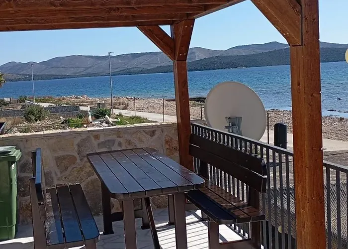 Krapanj Seafront Stone House *